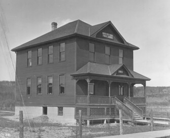 Historical photo of North Cottage School